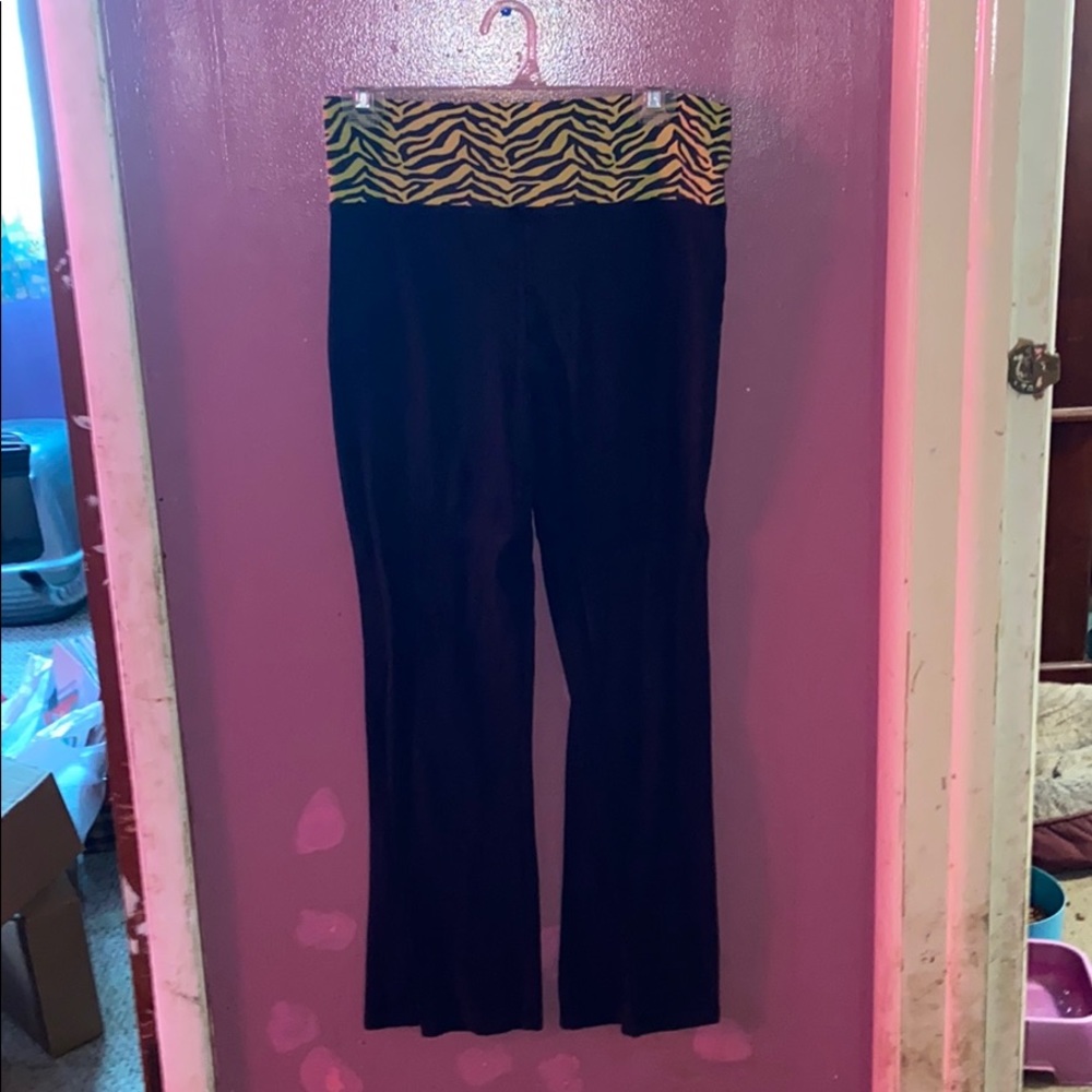 Black and yellow yoga pants